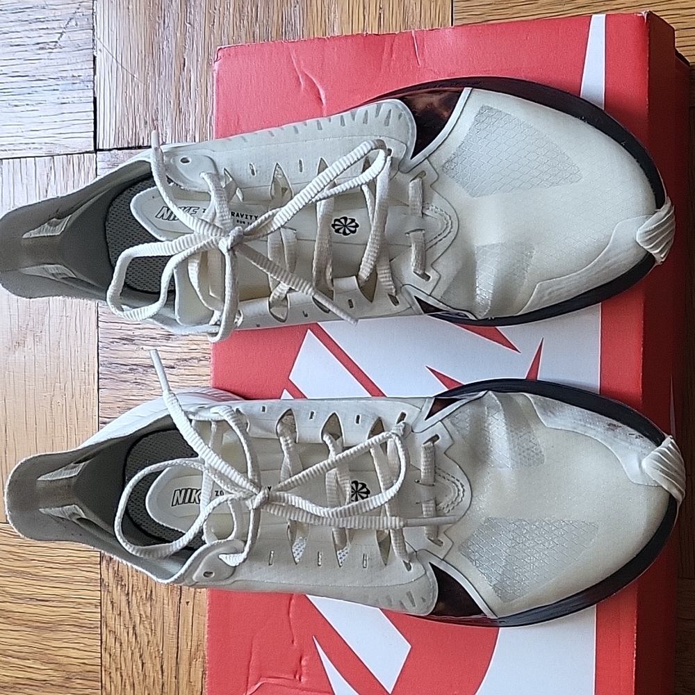 SOLD.  Nike Zoom Gravity Women's 8.5
